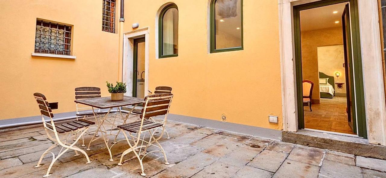 Palazzo Mantua Benavides Suites & Apartments 帕多瓦 外观 照片